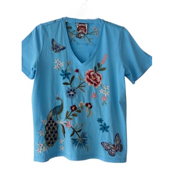 Johnny Was Nicolette V Short Ethereal Blue Tee Shirt Floral Embroidery Top NEW - Picture 4 of 8